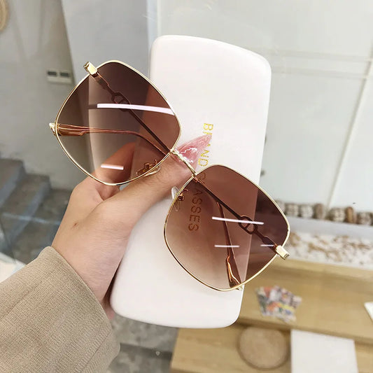 Women's Fashion Metal Large Frame Fade Light Driving Sunglasses