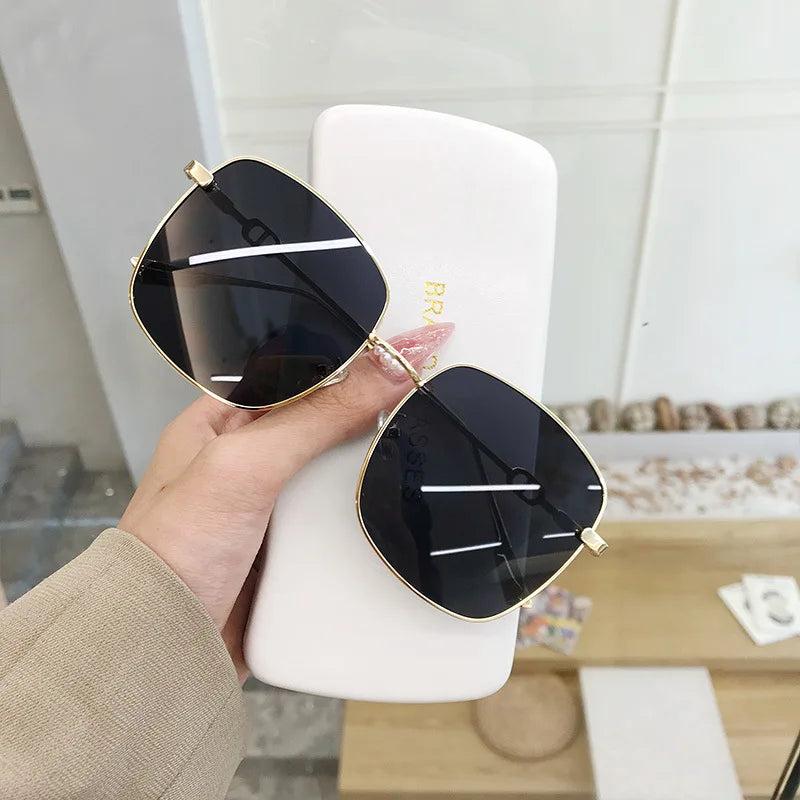 Women's Fashion Metal Large Frame Fade Light Driving Sunglasses